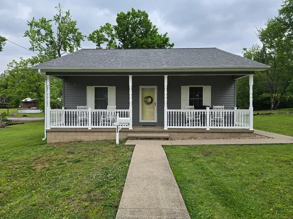 2806 Jones St, Eldorado, IL 62930