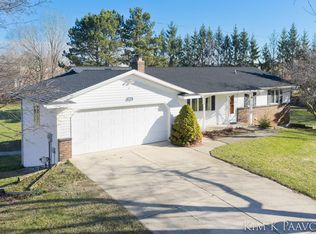 260 Vine St SE, Caledonia, MI 49316