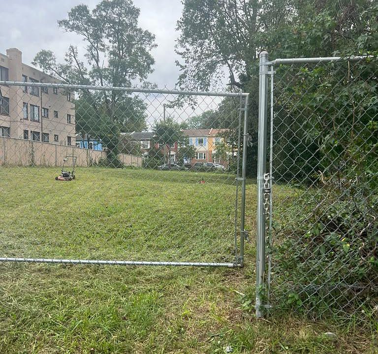 2nd image of 0 Bellevue St SE