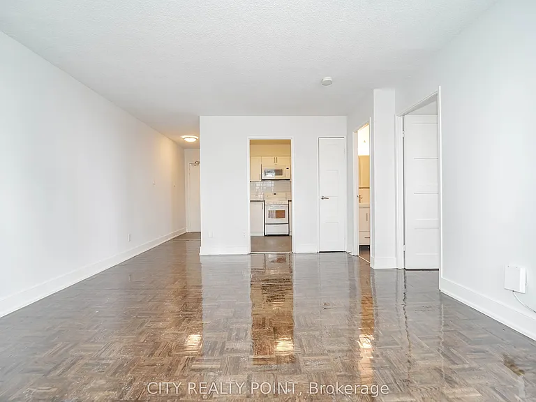 33 Isabella St #1012 — Photo 13