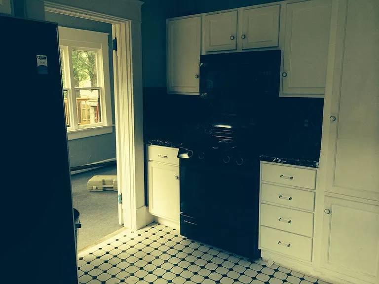 1435 S Carson Ave — Photo 5