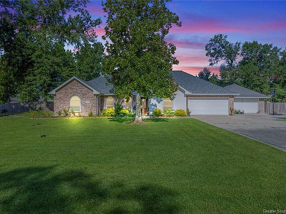 2nd image of 1127 Chariot Dr