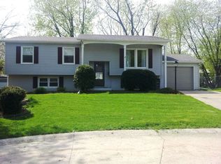 3014 Somerset Dr, Bettendorf, IA 52722