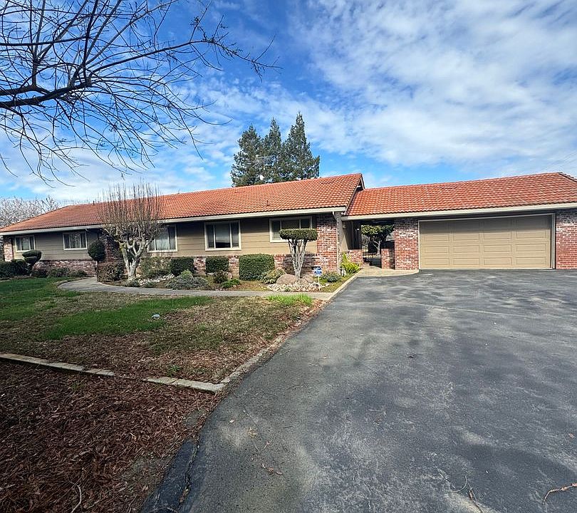 1st image of 20865 E River Rd
