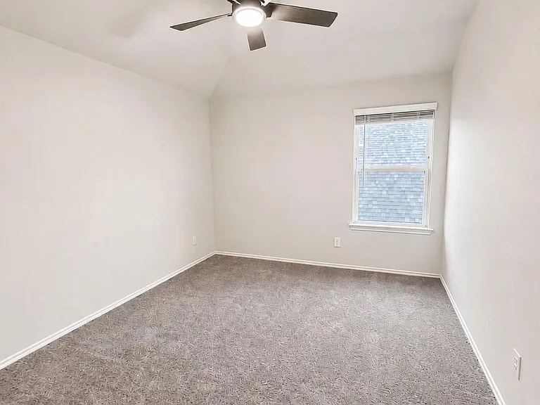 40621 Guillemont Ln — Photo 12