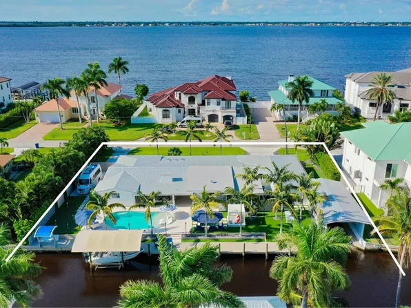 12743 Dennis Dr, Fort Myers, FL 33908
