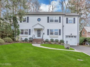 286 Nassau Ave, Manhasset, NY 11030