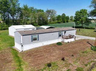 414 Young Dr, Geff, IL 62842