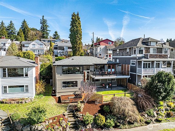 2nd image of 5022 46th Avenue SW