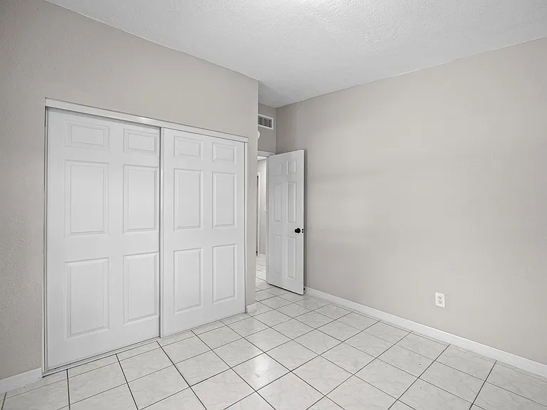 818 28th Street Cir E — Photo 10