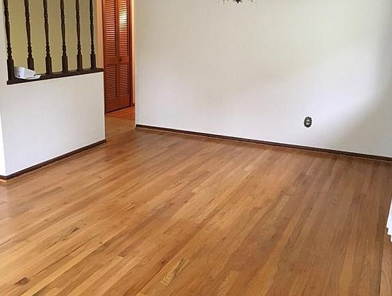 5th image of 2594 Coventry Dr