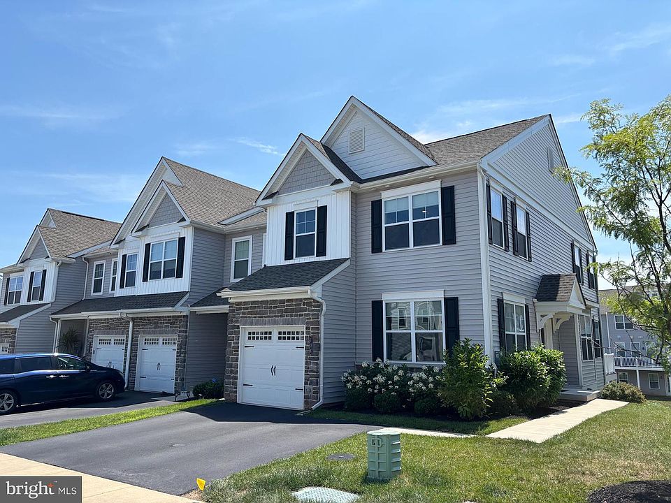 1st image of 104 Larrabee Way