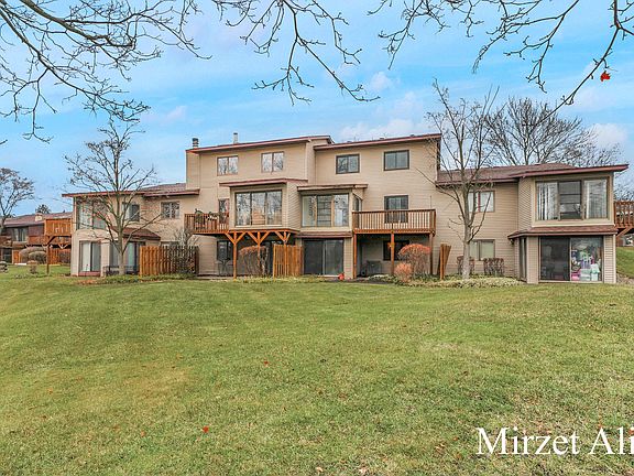5th image of 2338 Bridle Creek St SE