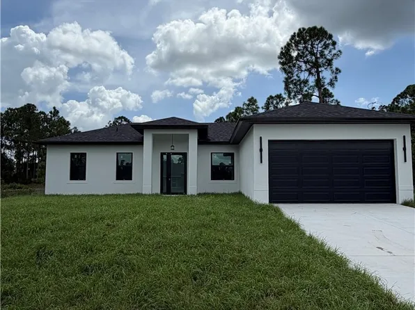 1052 Grove St E, Lehigh Acres, FL 33974