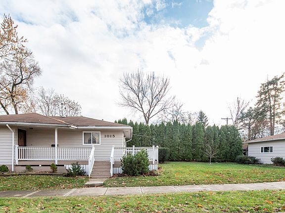 2nd image of 1015 Merton Ave