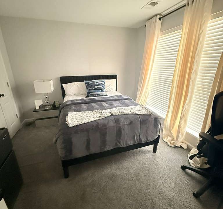 1st image of 10616 Presidential Pkwy #1