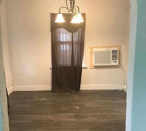 3rd image of 1500 NE 14th St