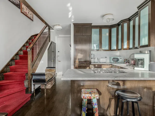 22 West 15th Street image 10 of 18