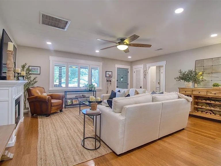 128 Edgewater Ter — Photo 4