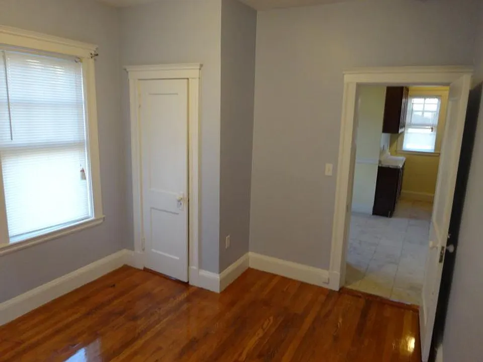 24 Bothwell Rd #1