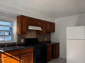 1060 Victory Blvd, Staten Island, NY