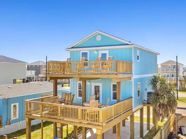 145 Howard Ave, Surfside Beach, TX 77541