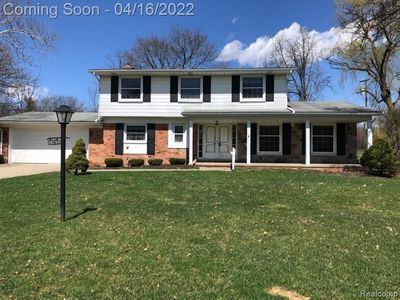 18734 Chelton Dr, Beverly Hills, MI, 48025