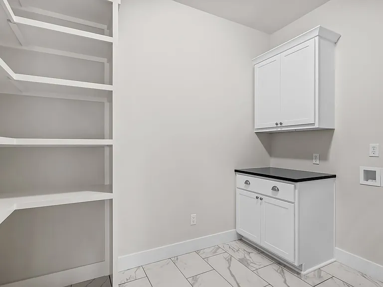 2205 W Mason Pl — Photo 21