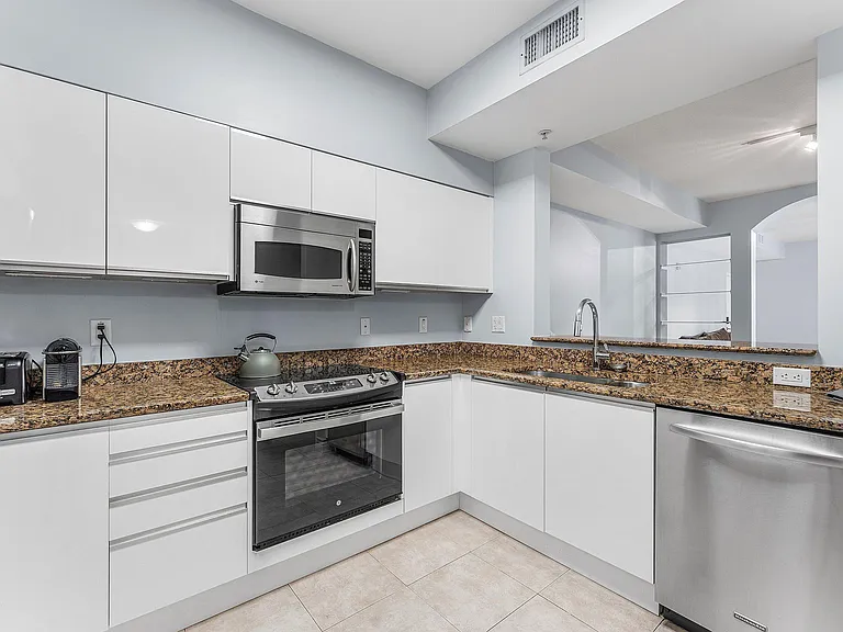 233 S Federal Hwy #308 — Photo 8
