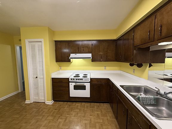 5th image of 314 Deer Lake Dr