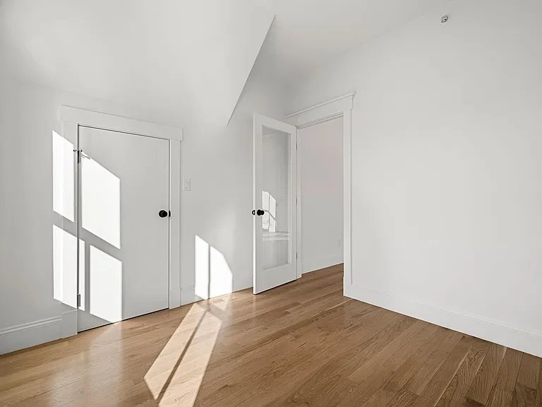 309 Broadway #1 — Photo 20