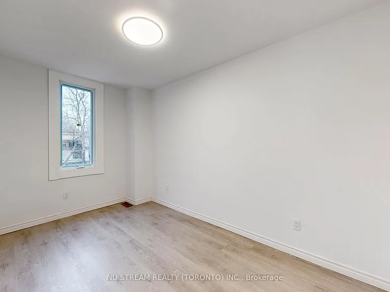 393 Jones Ave #UPPER — Photo 15