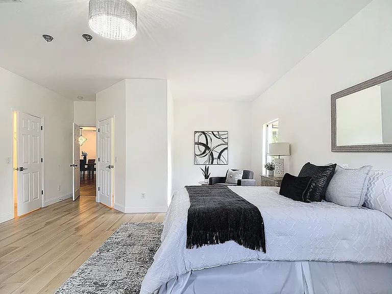 130 16th Ave NE — Photo 19