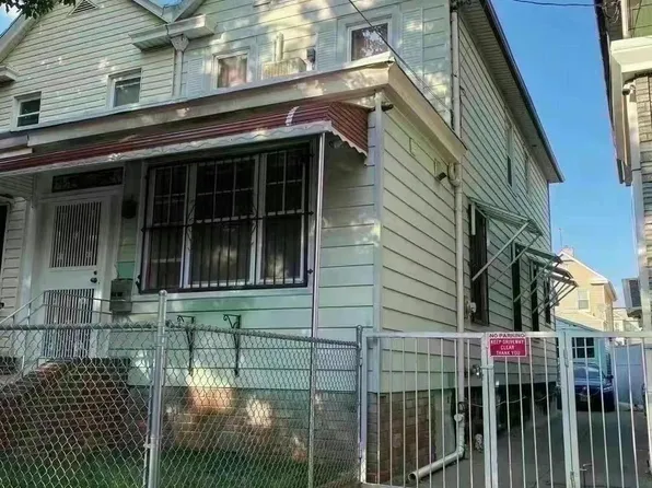 45-07 97th Pl, Corona, NY 11368