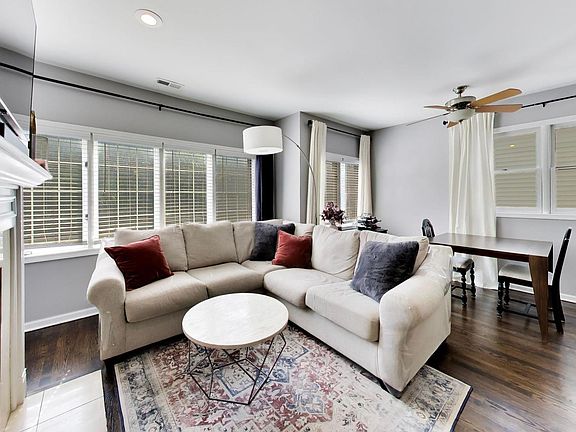 4th image of 3250 N Damen Ave #2