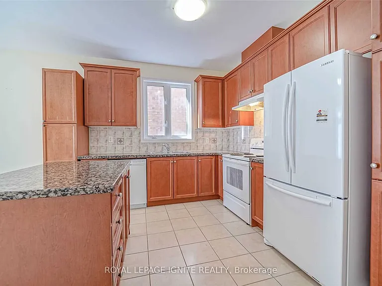 26 Ironshield Dr #UPPER — Photo 16