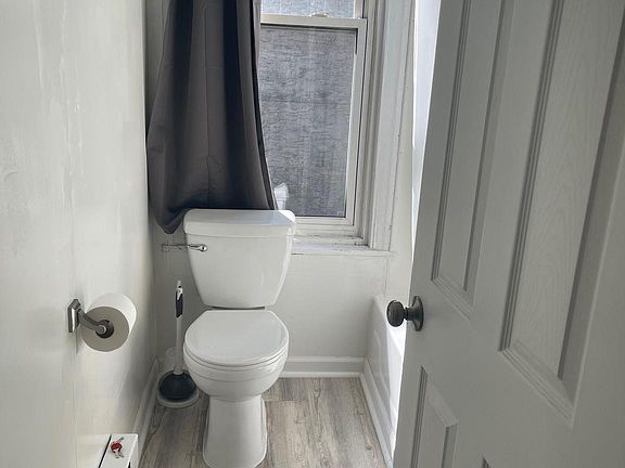 4th image of 3442 N 18th St Floor 2