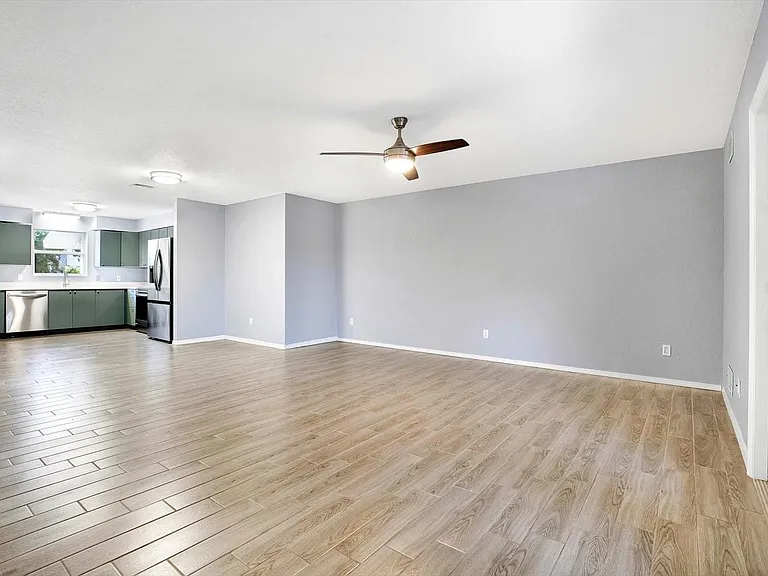 107 47th Ave N #107 — Photo 9