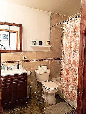 5th image of 320 Quincy St APT 2