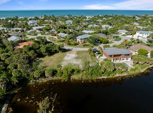572 Chert Ct, Sanibel, FL 33957