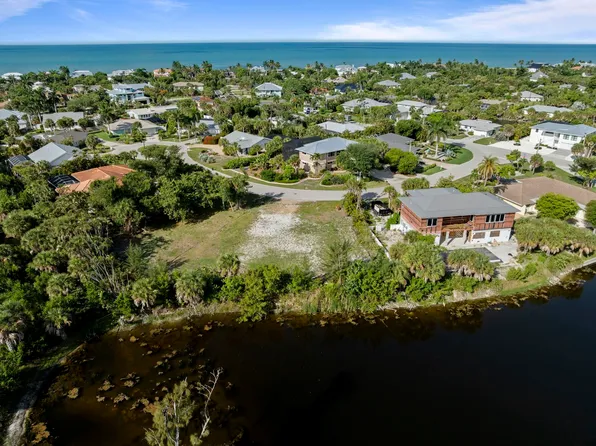 572 Chert Ct, Sanibel, FL 33957