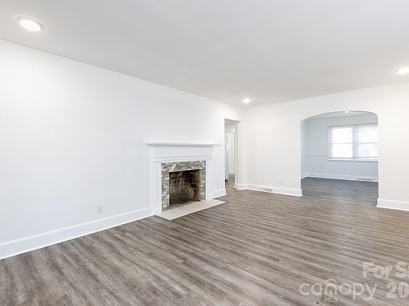 4th image of 723 Finley Rd