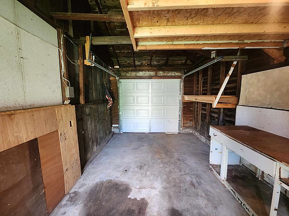 5th image of 312 Ash St