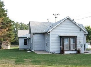 702 E 9th St, Minden, NE 68959