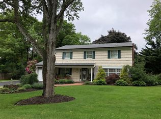 1 Laura Ct, Nesconset, NY 11767