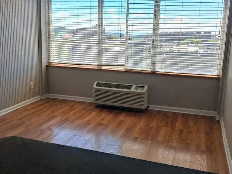1700 Clinch Ave #517 — Photo 1