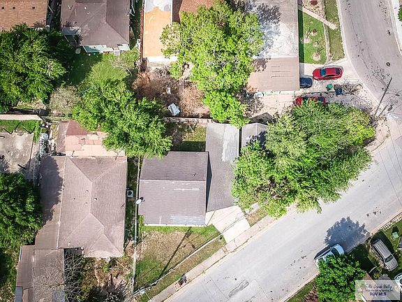 3rd image of 704 Jo Ann Ln
