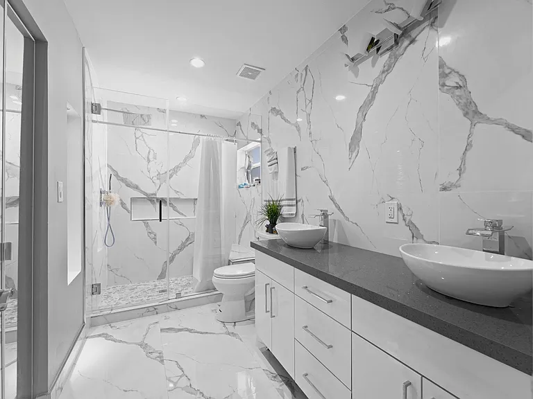 181 SW 203rd Ave — Photo 9