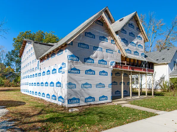 404 S Main St, Whitestown, IN 46075