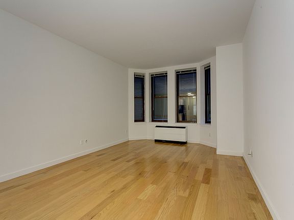 5th image of 37 Wall St APT 25E